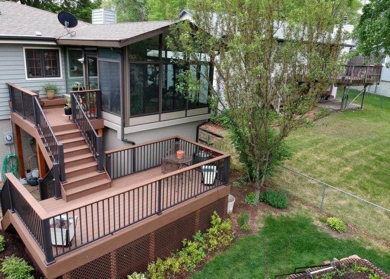 Terrasse sur pilotis en m&eacute;tal, quelle structure choisir pr&egrave;s de Max&eacute;ville ?